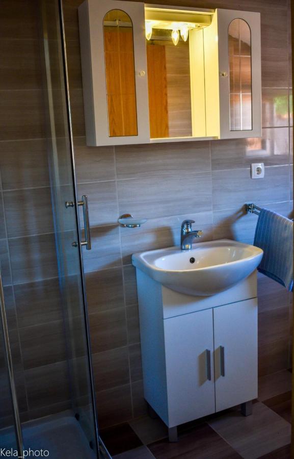 Apartment Galeb 2 Veli Iz